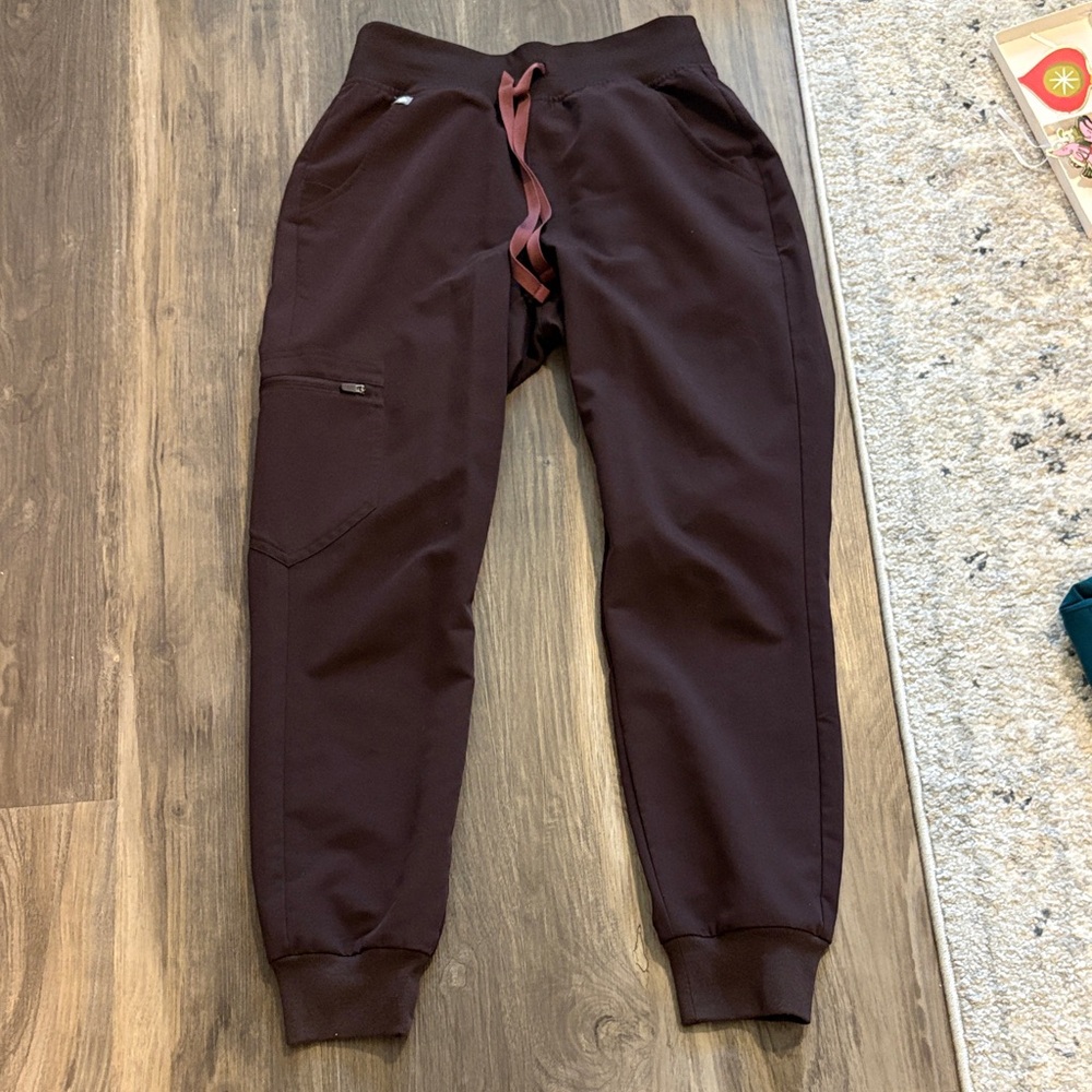 Figs high waisted Zamora joggers in espresso